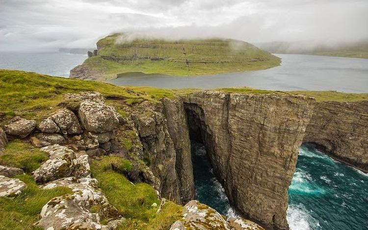 lake sorvagsvatn faroe islands denmark 30m above the ocean