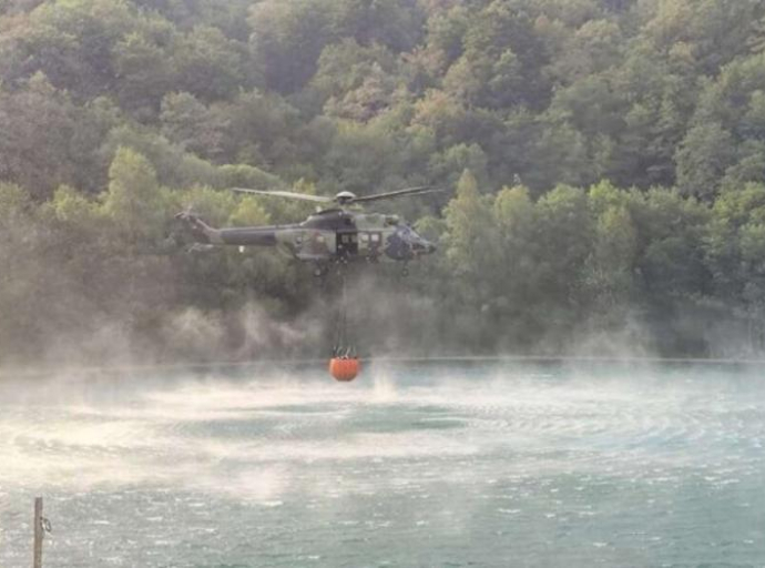 Helikopteri OSBiH od jutros ponovo aktivni na gašenju požara 