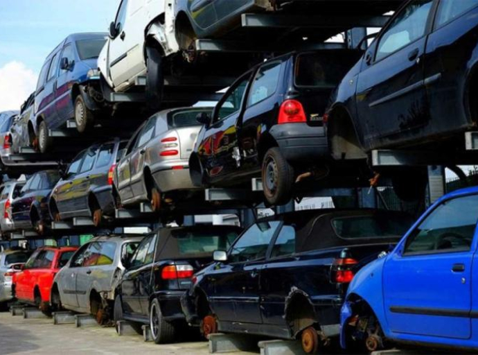 Stari automobili prolaze tehničke preglede u BiH: Rupa u sistemu ili pitanje profita?