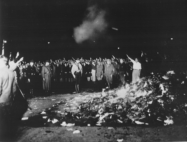 Bookburning Berlin Opernplatz 10 5 1933