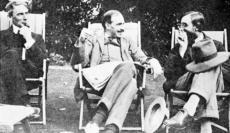 02 russel keynes y strachey