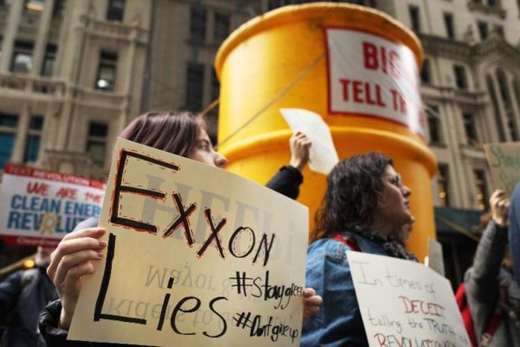 exxon big oil tell the truth NY Spencer Platt Getty Images North America AFP e1539691609668