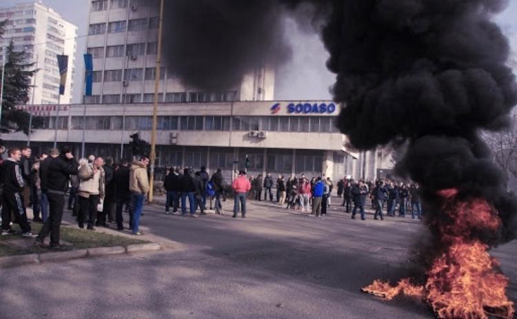 protesti tuzlanaslov Fotor