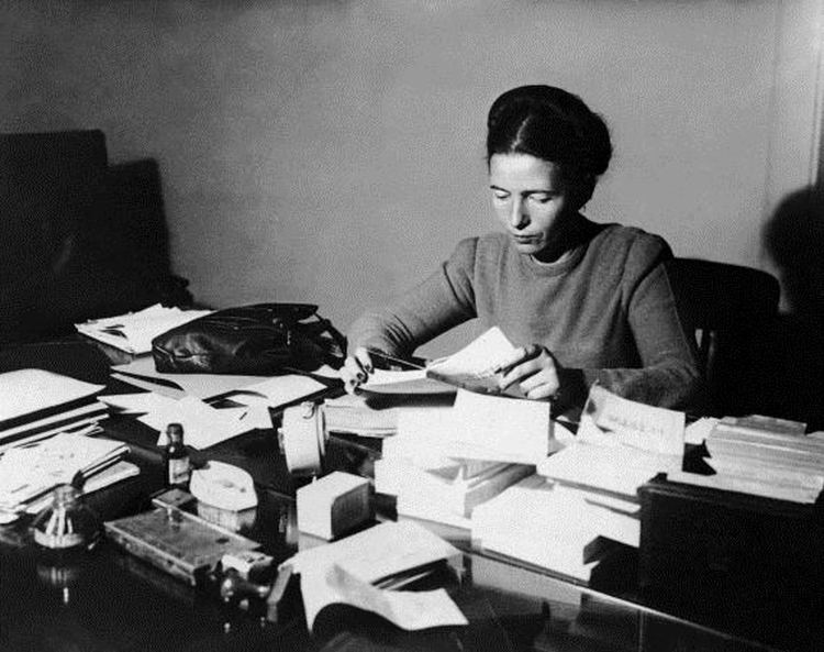 o SIMONE DE BEAUVOIR 570