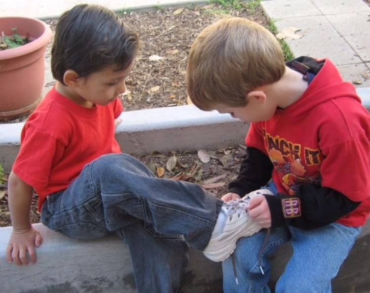 encouraging helping behaviors in young children