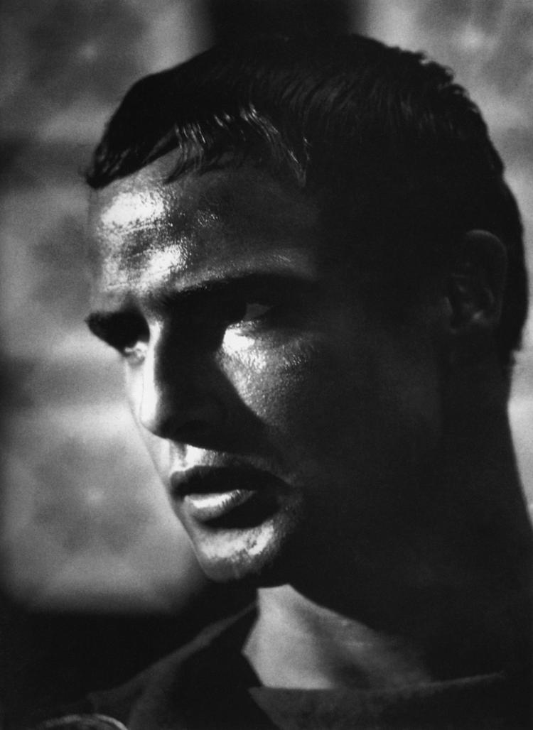 032 marlon brando theredlist 747x1024