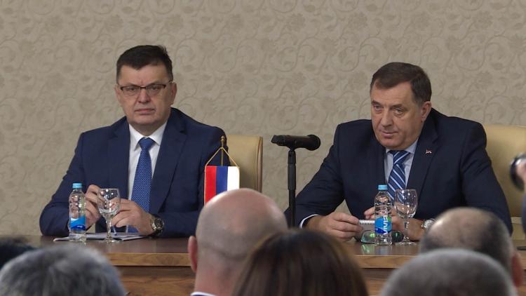 Dodik kriza SDA
