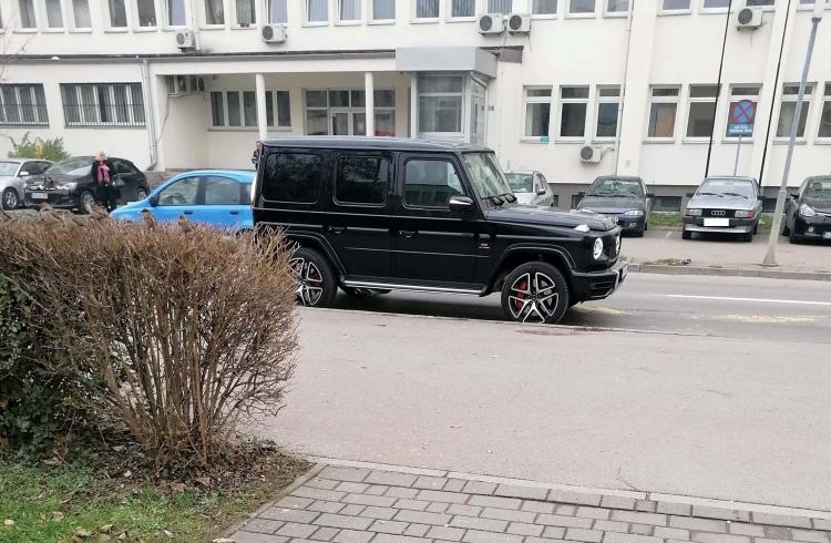 džip