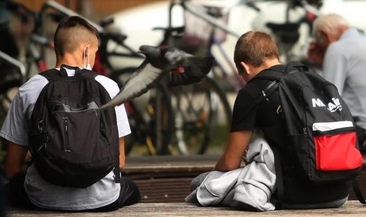 Skola ucenici bb