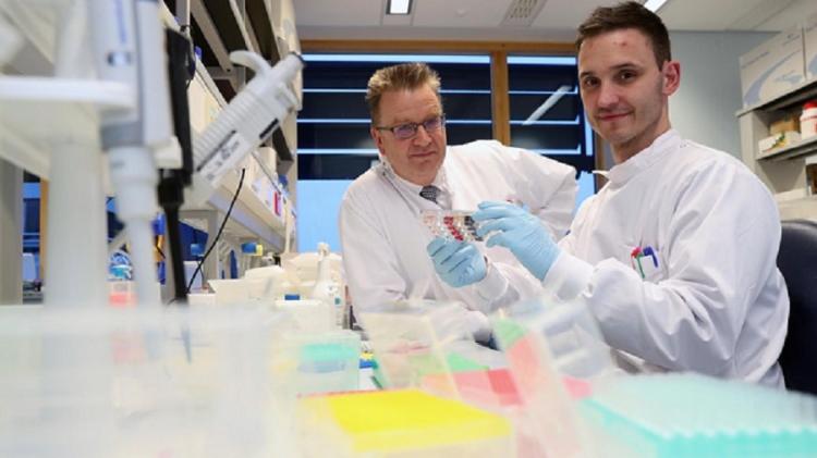 Professor Andrew Sewell with Research Fellow Garry Dolton 1