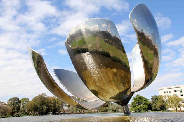 Floralis Generica 1