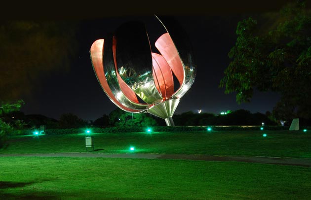 Floralis Generica 6