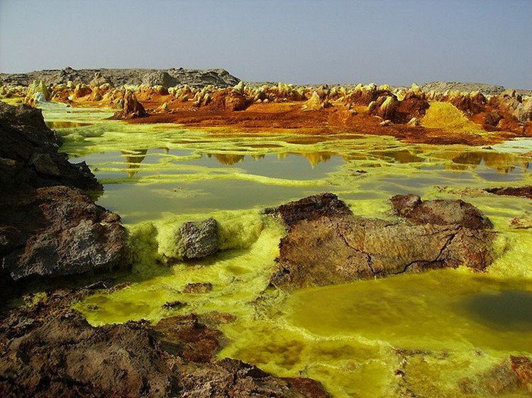 danakil depression hot springs 702x525