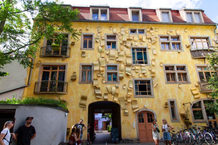 Kunsthofpassage shutterstock 3