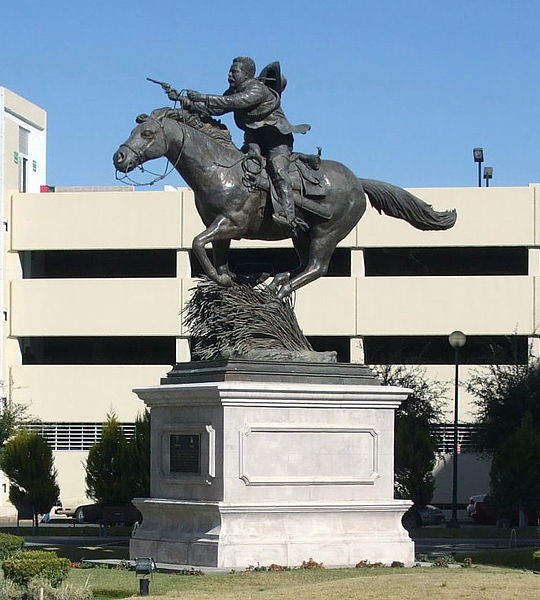 Statua posvećena P. Vilji